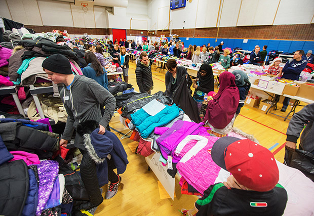 LDS Volunteers, Community Help Refugees on Christmas Eve - Church News and Events