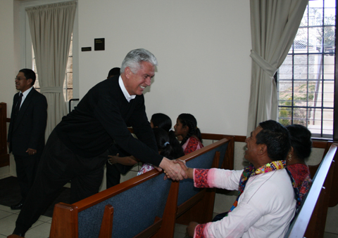Le président Uchtdorf au Guatemala
