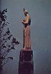 statue of Moroni