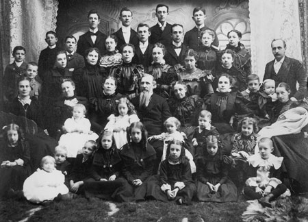 The Joseph F. Smith family in 1898